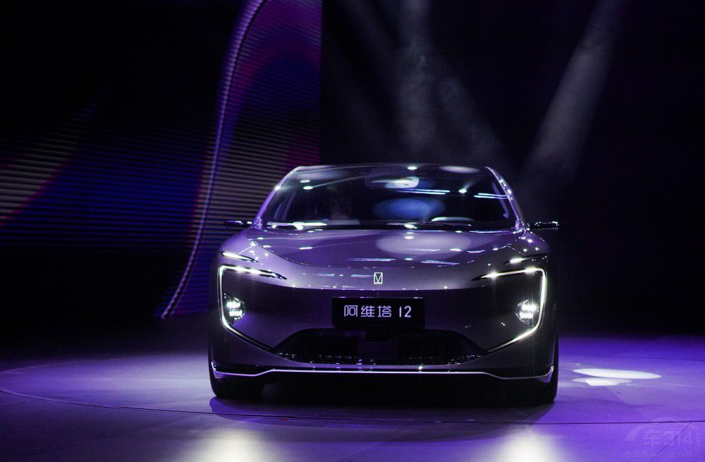 未來智能豪華轎車阿維塔12同步全球上市 未來智能豪華轎車阿維塔12同步全球上市