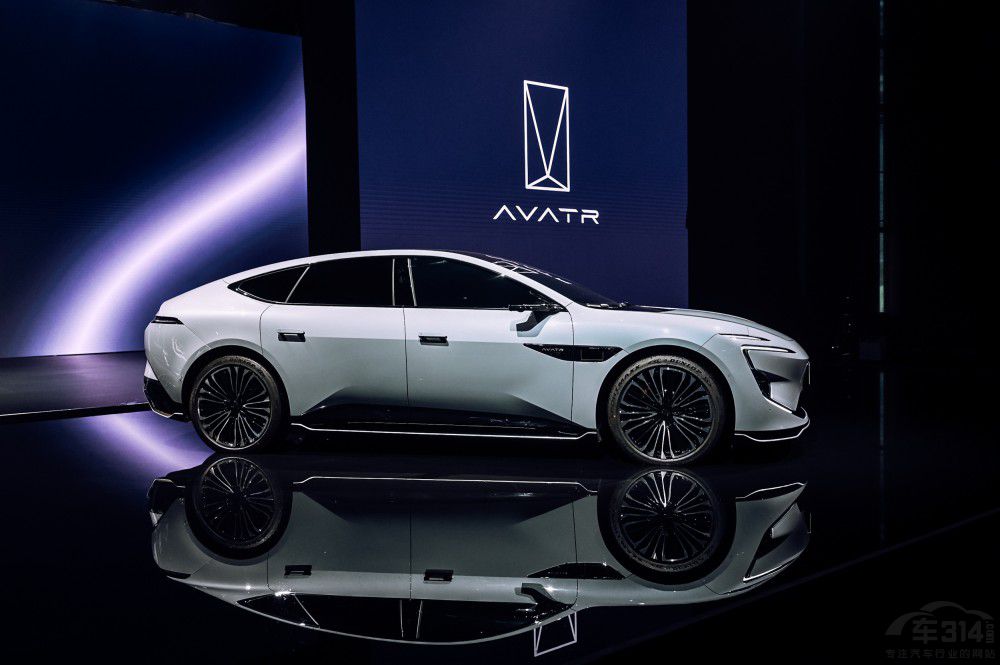 未來智能豪華轎車阿維塔12同步全球上市 未來智能豪華轎車阿維塔12同步全球上市