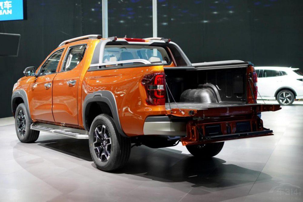 全球首款超級(jí)增程皮卡長(zhǎng)安獵手震撼亮相 全球首款超級(jí)增程皮卡長(zhǎng)安獵手震撼亮相