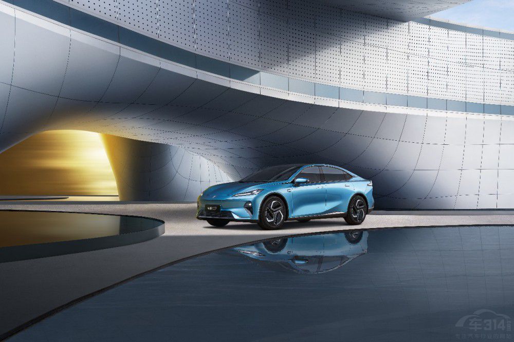 深藍(lán)L07 30萬內(nèi)唯一前排雙零重力座椅轎車 深藍(lán)L07 30萬內(nèi)唯一前排雙零重力座椅轎車