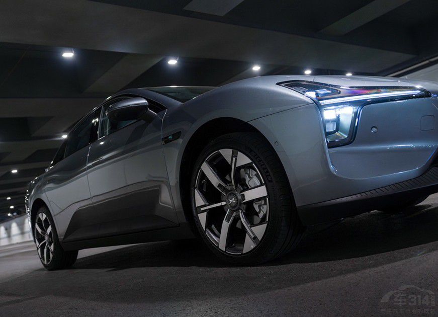 15萬購車預(yù)算  看看這三款高性價比的車子 15萬購車預(yù)算  看看這三款高性價比的車子