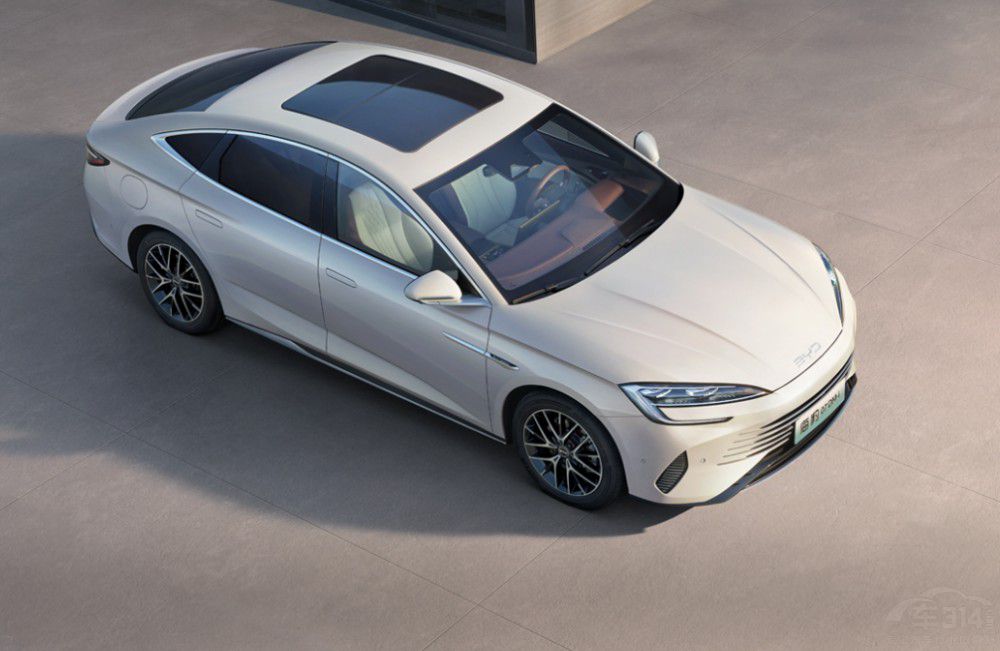 15萬購車預(yù)算  看看這三款高性價比的車子 15萬購車預(yù)算  看看這三款高性價比的車子