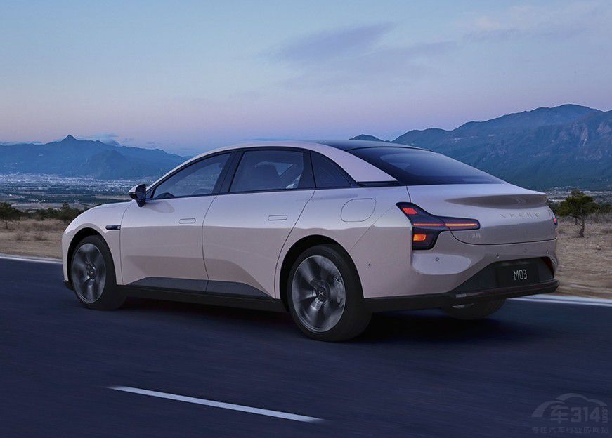 15萬購車預(yù)算  看看這三款高性價比的車子 15萬購車預(yù)算  看看這三款高性價比的車子