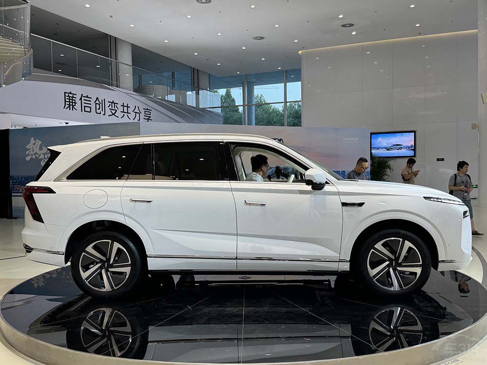 ؛(dng)ԏSUV𼼁]Y܇ɶ