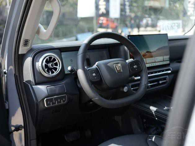 @׿µSUV܇ͣ_󏊷