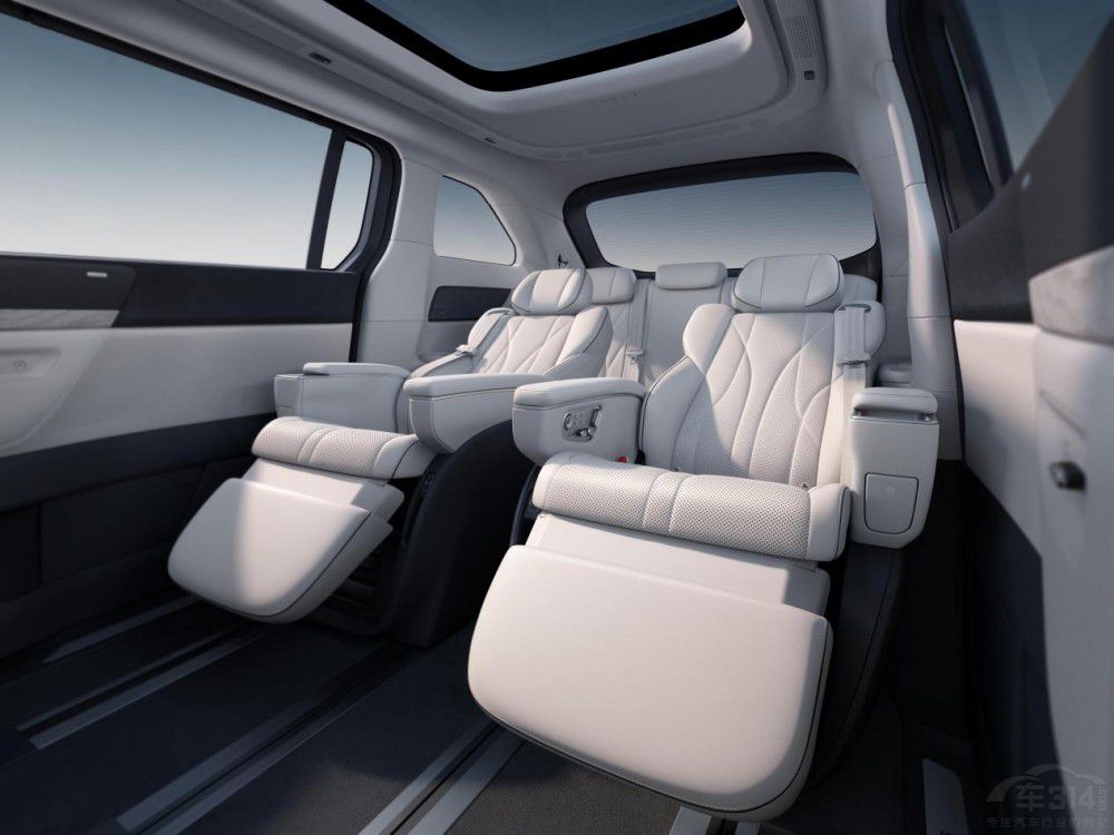 2025款小鵬X9重塑家用MPV舒適天花板 2025款小鵬X9重塑家用MPV舒適天花板