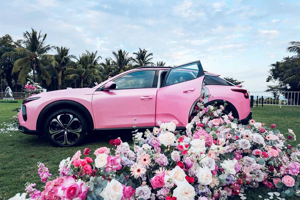 郁可唯獻(xiàn)唱凡爾賽大會(huì) C5 X領(lǐng)潮共創(chuàng)之夜 郁可唯獻(xiàn)唱凡爾賽大會(huì) C5 X領(lǐng)潮共創(chuàng)之夜