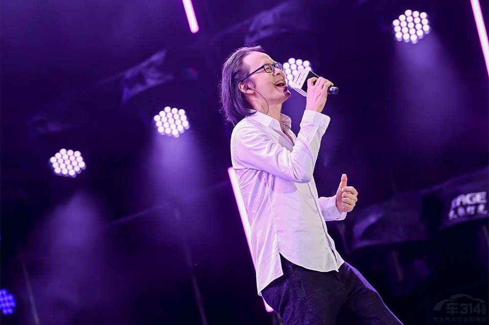 郁可唯獻(xiàn)唱凡爾賽大會(huì) C5 X領(lǐng)潮共創(chuàng)之夜 郁可唯獻(xiàn)唱凡爾賽大會(huì) C5 X領(lǐng)潮共創(chuàng)之夜