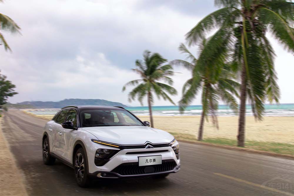 郁可唯獻(xiàn)唱凡爾賽大會(huì) C5 X領(lǐng)潮共創(chuàng)之夜 郁可唯獻(xiàn)唱凡爾賽大會(huì) C5 X領(lǐng)潮共創(chuàng)之夜