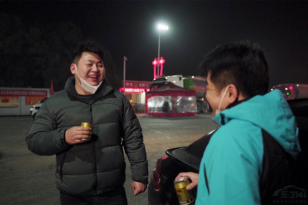 凡爾賽C5 X車(chē)隊(duì)全力護(hù)航車(chē)主“自駕復(fù)工” 凡爾賽C5 X車(chē)隊(duì)全力護(hù)航車(chē)主“自駕復(fù)工”