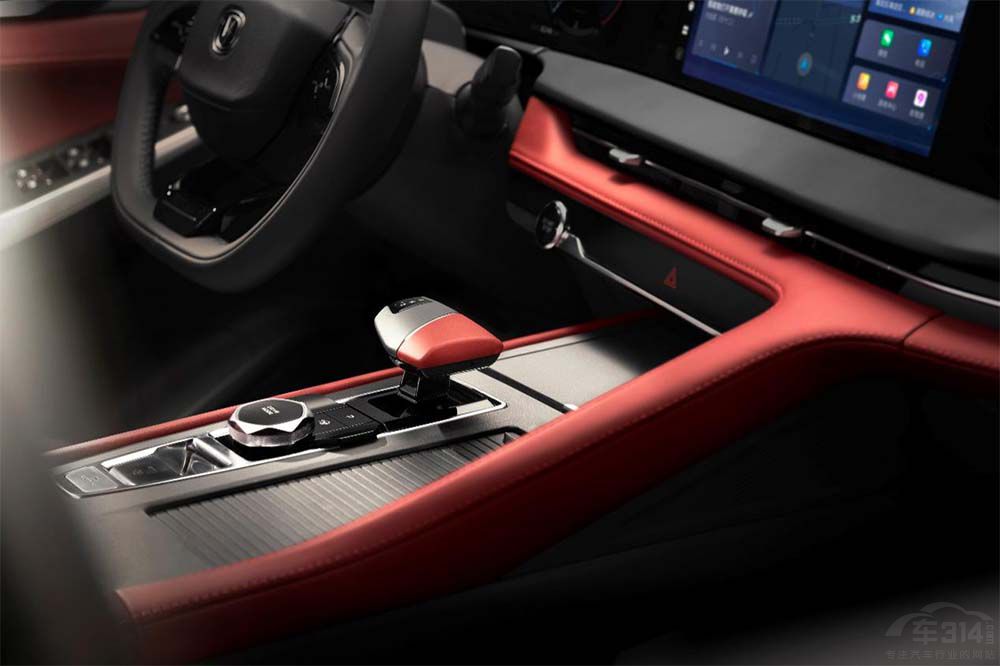 “明日座駕”登場(chǎng) 第二代CS75PLUS正式上市 “明日座駕”登場(chǎng) 第二代CS75PLUS正式上市