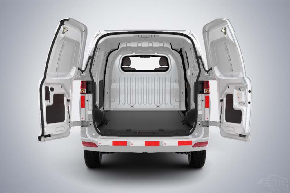 電領(lǐng)未來 北汽瑞翔首款新能源車成功下線 電領(lǐng)未來 北汽瑞翔首款新能源車成功下線