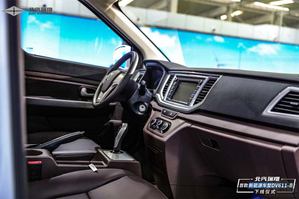 電領(lǐng)未來 北汽瑞翔首款新能源車成功下線 電領(lǐng)未來 北汽瑞翔首款新能源車成功下線