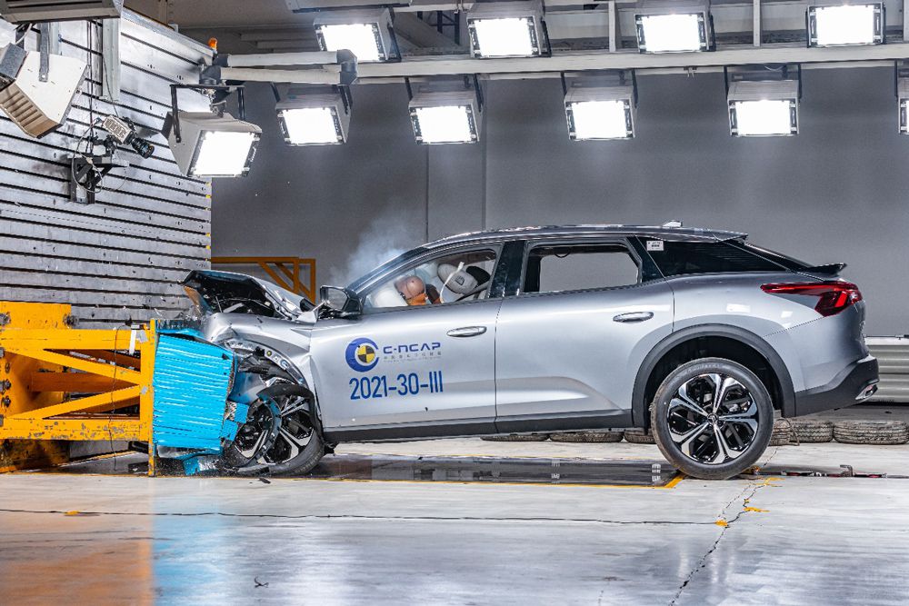 用車更安心 凡爾賽C5 X榮膺C-NCAP “五星” 用車更安心 凡爾賽C5 X榮膺C-NCAP “五星”