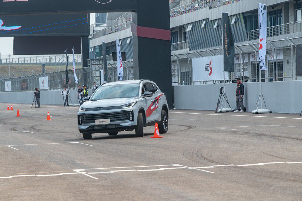 “賽道級性能SUV”星途凌云S連創(chuàng)高能表現 “賽道級性能SUV”星途凌云S連創(chuàng)高能表現