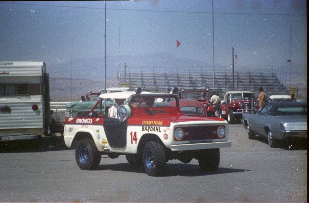 性能野獸的越野 福特F-150猛禽與巴哈1000 性能野獸的越野 福特F-150猛禽與巴哈1000