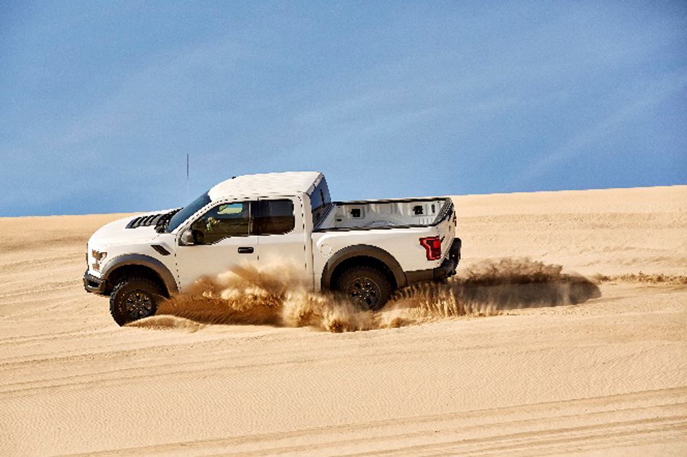 性能野獸的越野 福特F-150猛禽與巴哈1000 性能野獸的越野 福特F-150猛禽與巴哈1000
