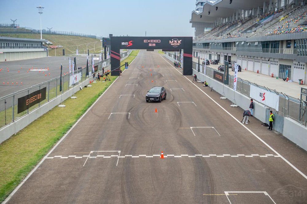 全方位解析星途凌云S 全方位解析星途凌云S 85.9km/h麋鹿成績