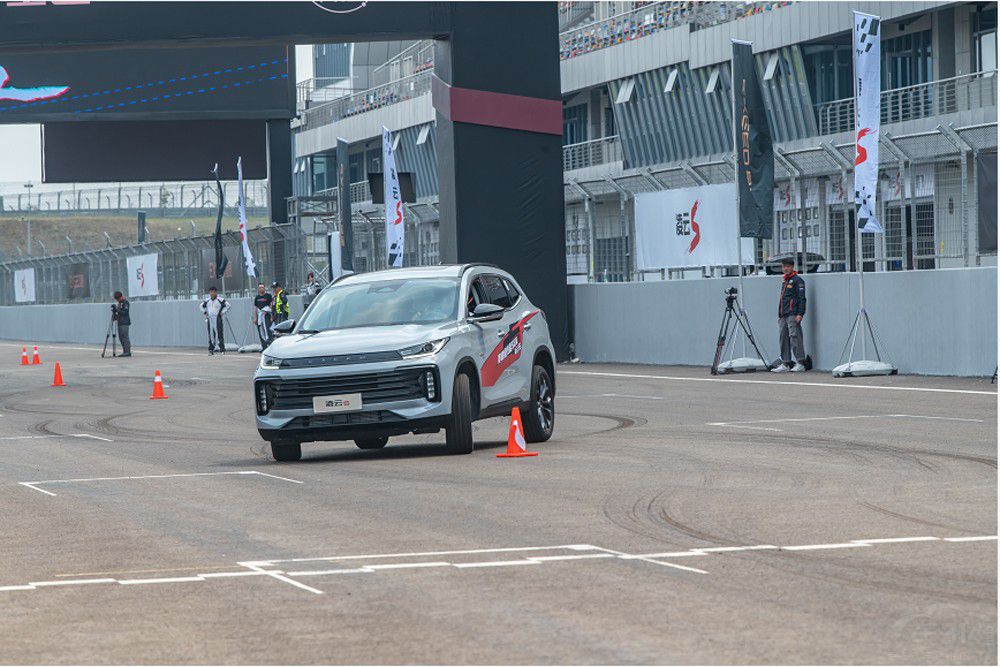 全方位解析星途凌云S 全方位解析星途凌云S 85.9km/h麋鹿成績