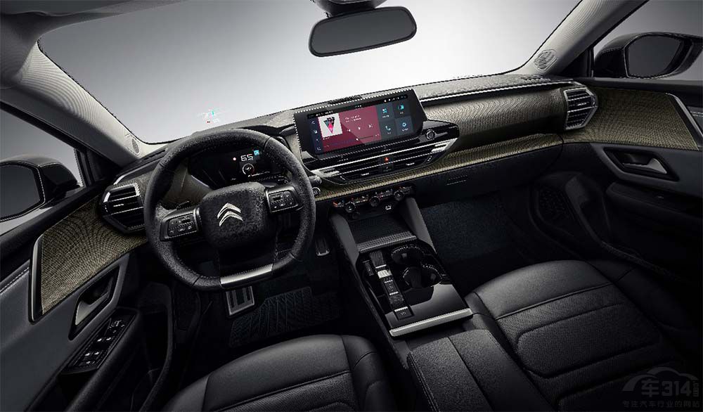 東風(fēng)售價16.37萬元 凡爾賽C5 X 推出FM版 東風(fēng)售價16.37萬元 凡爾賽C5 X 推出FM版