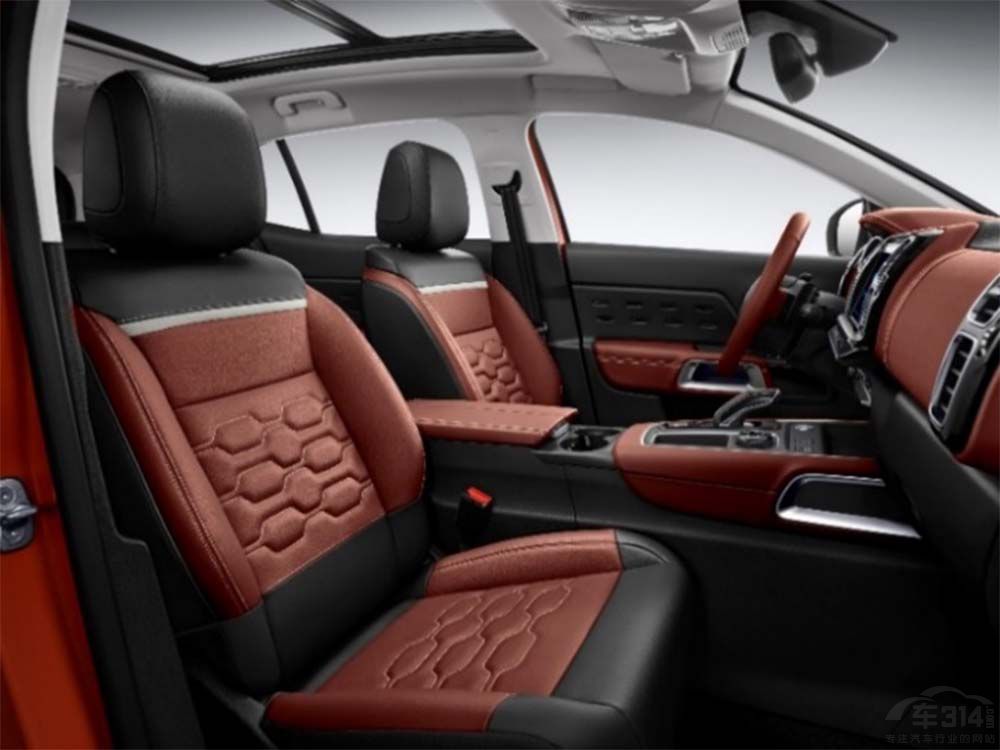 東風(fēng)雪鐵龍?zhí)煲輲泱w驗(yàn)輕松舒適的出行 東風(fēng)雪鐵龍?zhí)煲輲泱w驗(yàn)輕松舒適的出行