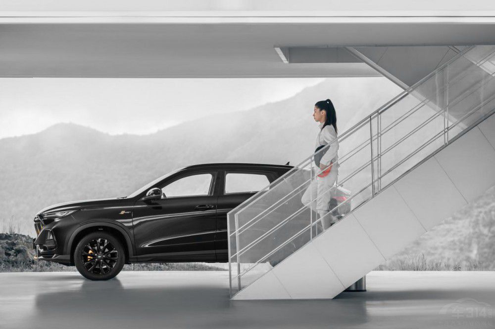 長(zhǎng)安歐尚X5俠客版正式上市  售價(jià)10.99萬(wàn) 長(zhǎng)安歐尚X5俠客版正式上市  售價(jià)10.99萬(wàn)