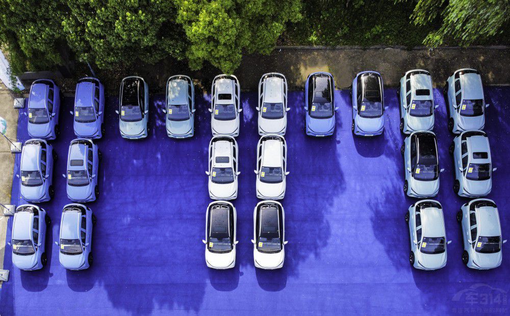 幾何E上市即交付 8.68萬(wàn)元起讓青春即刻起航 幾何E上市即交付 8.68萬(wàn)元起讓青春即刻起航