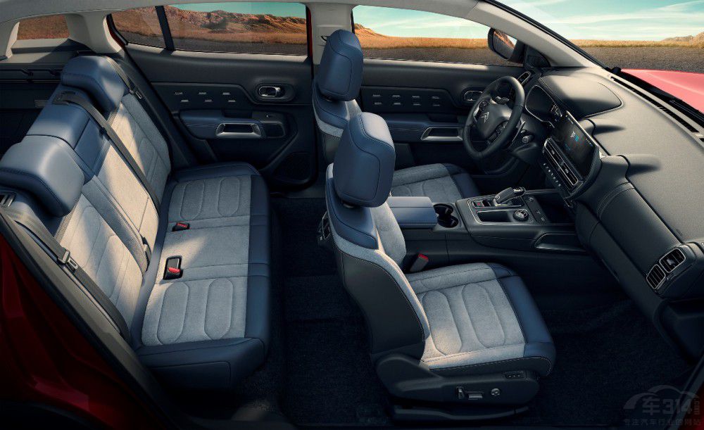 東風(fēng)雪鐵龍?zhí)煲軧EYOND預(yù)售價(jià)15.77萬(wàn)起 東風(fēng)雪鐵龍?zhí)煲軧EYOND預(yù)售價(jià)15.77萬(wàn)起