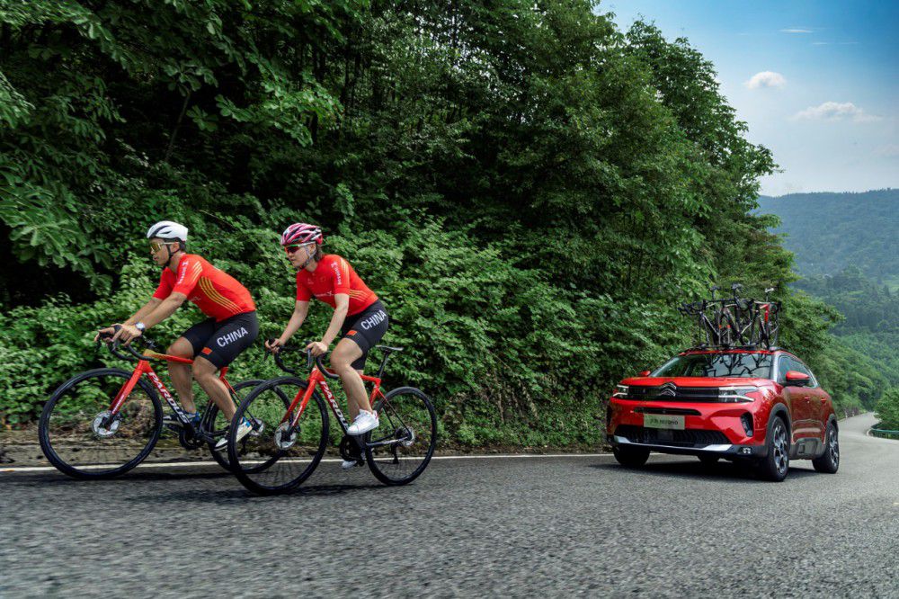 東風(fēng)雪鐵龍?zhí)煲軧EYOND預(yù)售價(jià)15.77萬(wàn)起 東風(fēng)雪鐵龍?zhí)煲軧EYOND預(yù)售價(jià)15.77萬(wàn)起