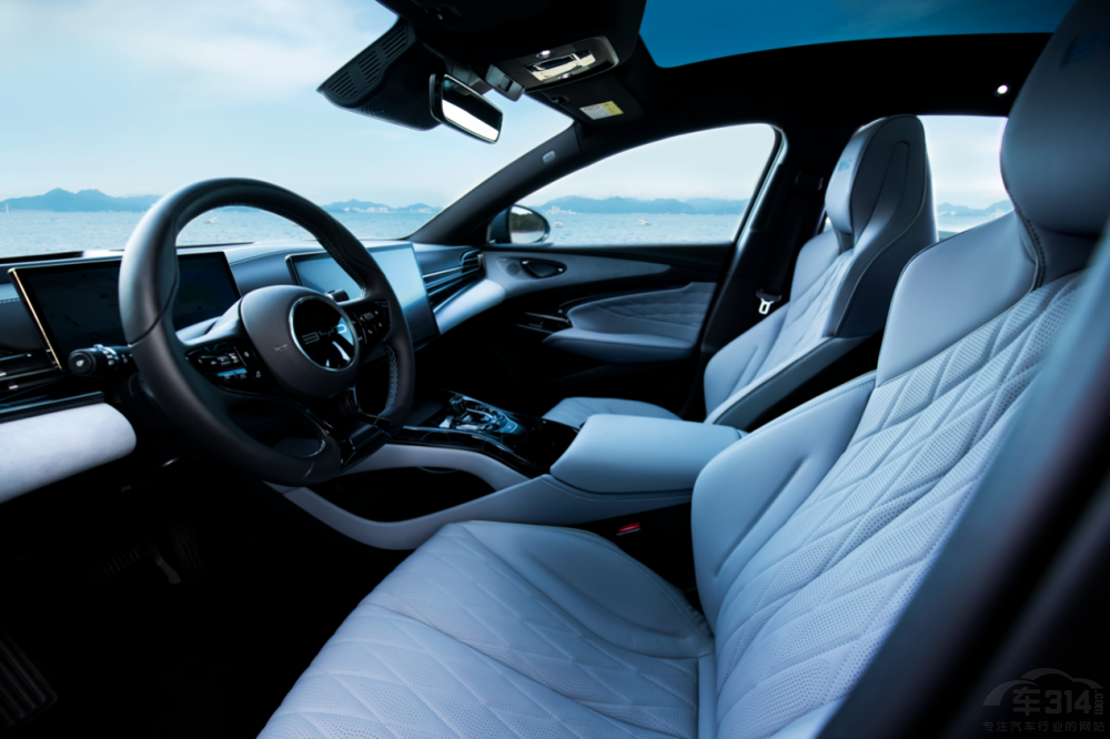 比亞迪海豹正式上市 售價(jià)20.98-28.68萬(wàn)元 比亞迪海豹正式上市 售價(jià)20.98-28.68萬(wàn)元