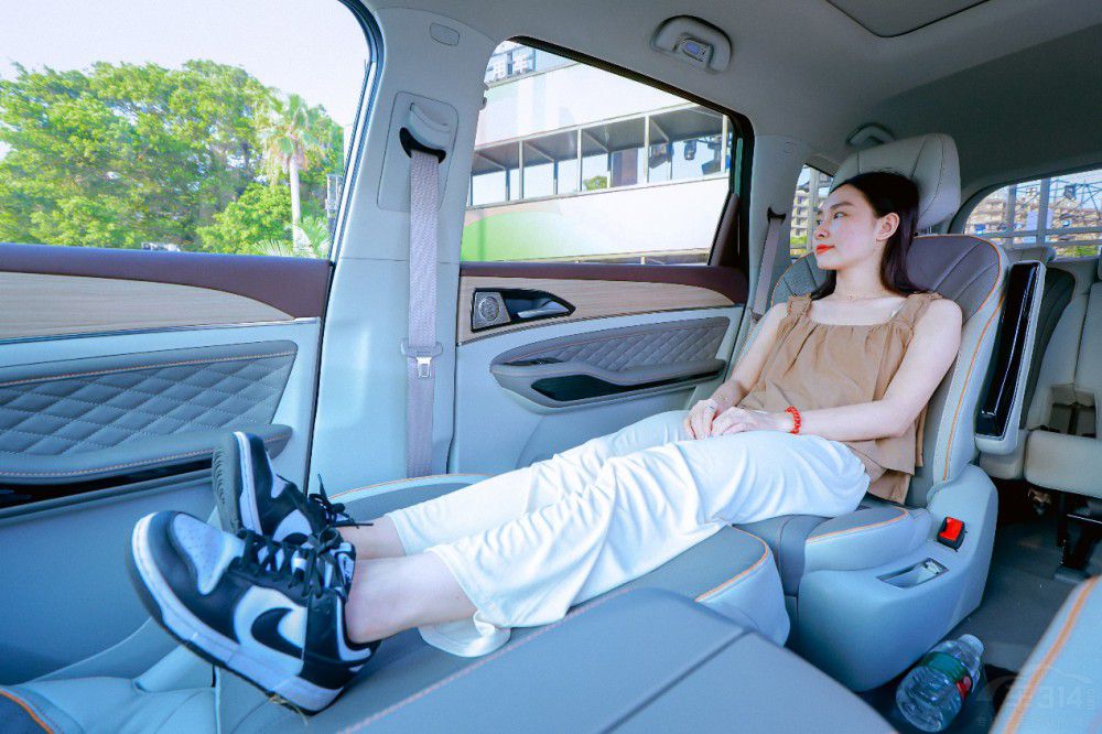 風(fēng)行游艇以頂級(jí)實(shí)力 沖擊7座家用車市場(chǎng) 風(fēng)行游艇以頂級(jí)實(shí)力 沖擊7座家用車市場(chǎng)