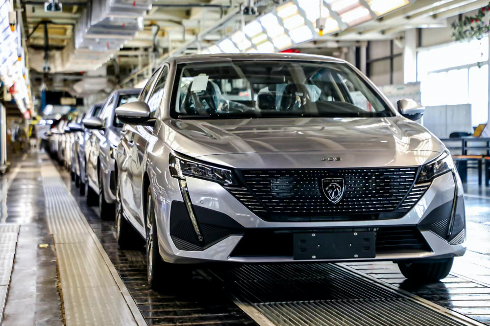 神龍汽車“工匠天團(tuán)”楊祉剛 傳承工匠精神 神龍汽車“工匠天團(tuán)”楊祉剛 傳承工匠精神