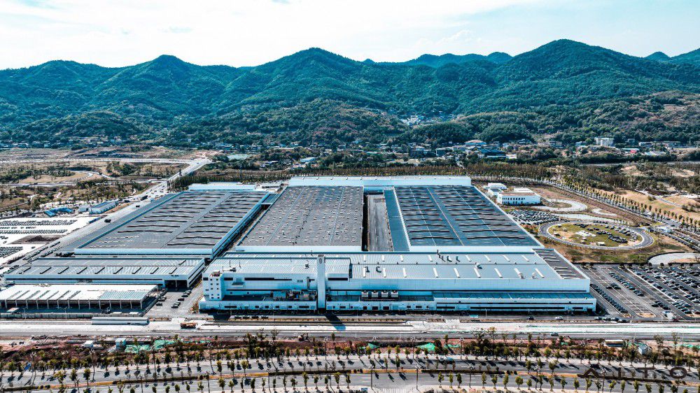 AITO問(wèn)界M7迎來(lái)首批用戶 全國(guó)交付季啟動(dòng) AITO問(wèn)界M7迎來(lái)首批用戶 全國(guó)交付季啟動(dòng)