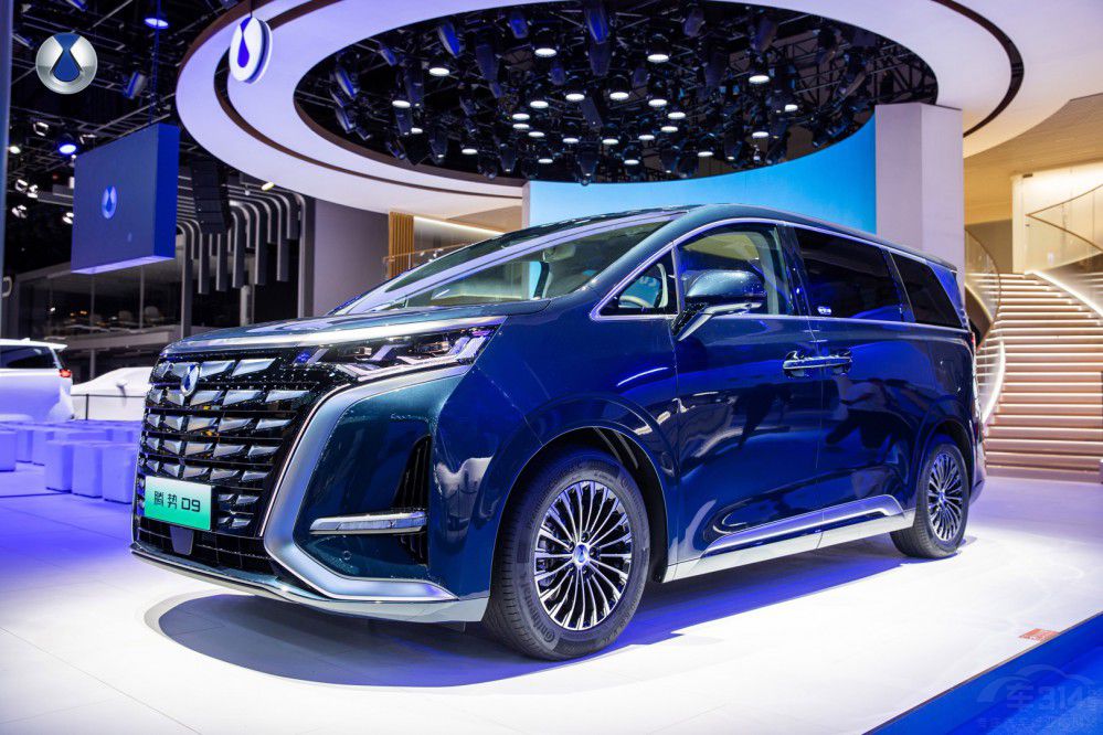 騰勢攜中型SUV概念車全球公眾亮相蓉城 騰勢攜中型SUV概念車全球公眾亮相蓉城