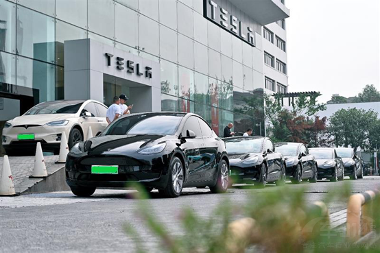 U(ku)󲼾 ˹(j)վŮɽ