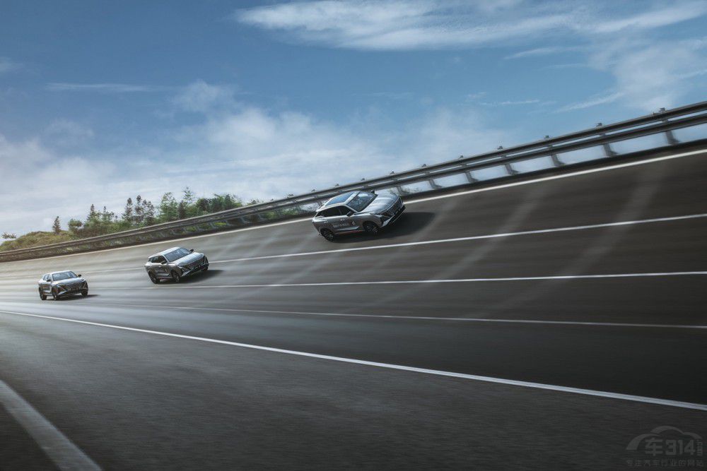 歐尚Z6藍(lán)鯨15T智領(lǐng)型城市版11.99萬登場(chǎng) 歐尚Z6藍(lán)鯨15T智領(lǐng)型城市版11.99萬登場(chǎng)