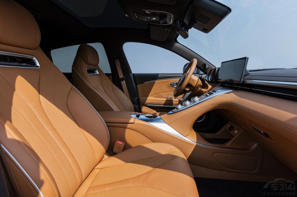 售價18.98-26.98萬元 歐拉閃電貓驚艷上市 售價18.98-26.98萬元 歐拉閃電貓驚艷上市