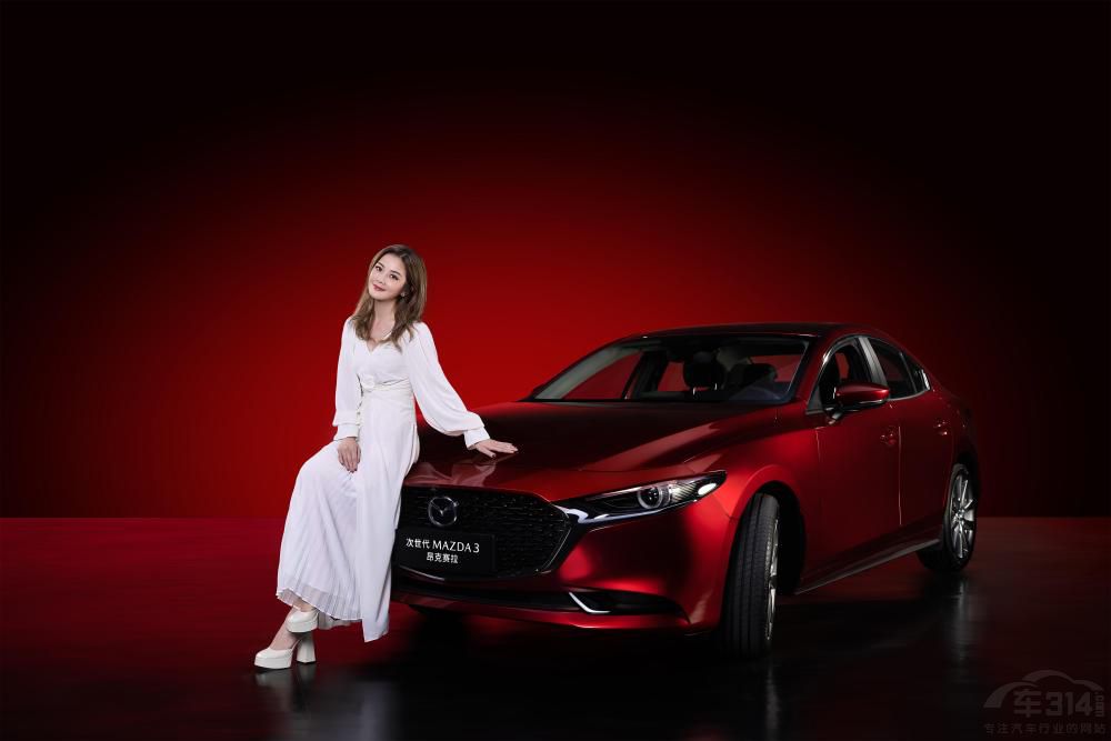 逐夢同行 共赴熱愛 蔡卓妍牽手長安馬自達(dá) 逐夢同行 共赴熱愛 蔡卓妍牽手長安馬自達(dá)