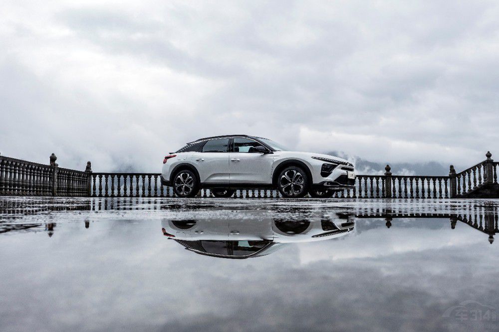 凡爾賽C5 X獲“領(lǐng)跑者”認(rèn)證 領(lǐng)先國家標(biāo)準(zhǔn) 凡爾賽C5 X獲“領(lǐng)跑者”認(rèn)證 領(lǐng)先國家標(biāo)準(zhǔn)