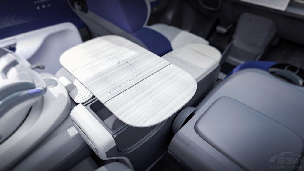 馳援帶娃的“孤勇者” 極狐汽車考拉真的懂 馳援帶娃的“孤勇者” 極狐汽車考拉真的懂