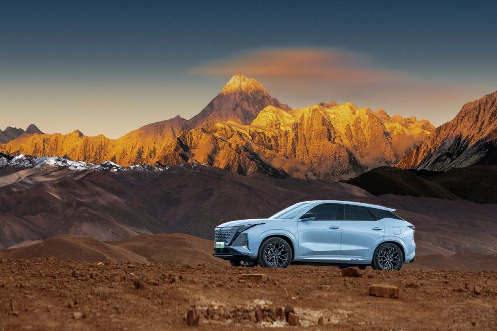 歐尚Z6智電iDD行業(yè)首推電混雙驅(qū)終身質(zhì)保 歐尚Z6智電iDD行業(yè)首推電混雙驅(qū)終身質(zhì)保