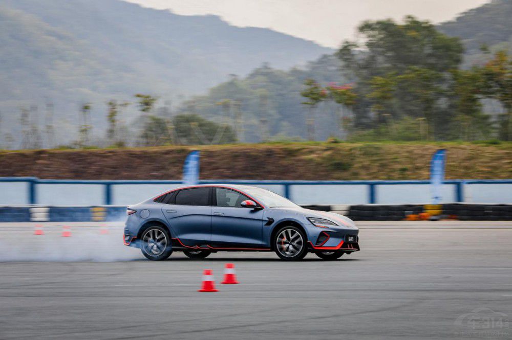 超凡融合 還是低估了比亞迪CTB技術潛力 超凡融合 還是低估了比亞迪CTB技術潛力