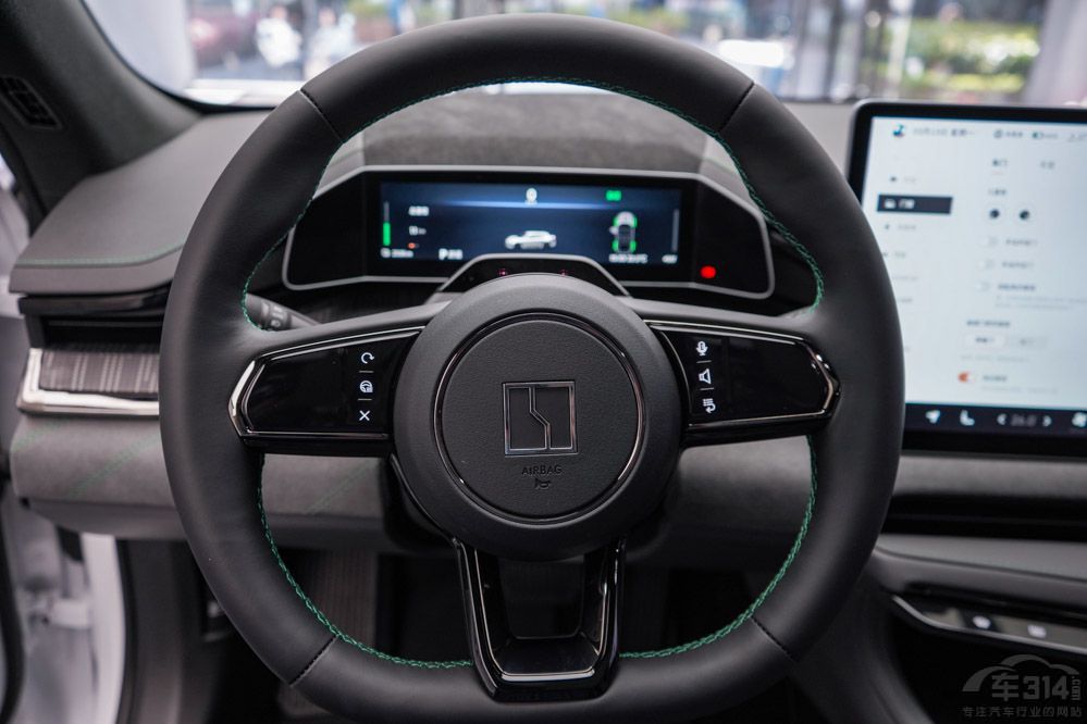 很多人后悔買極氪001 竟是因?yàn)樘岵坏杰嚕? title=