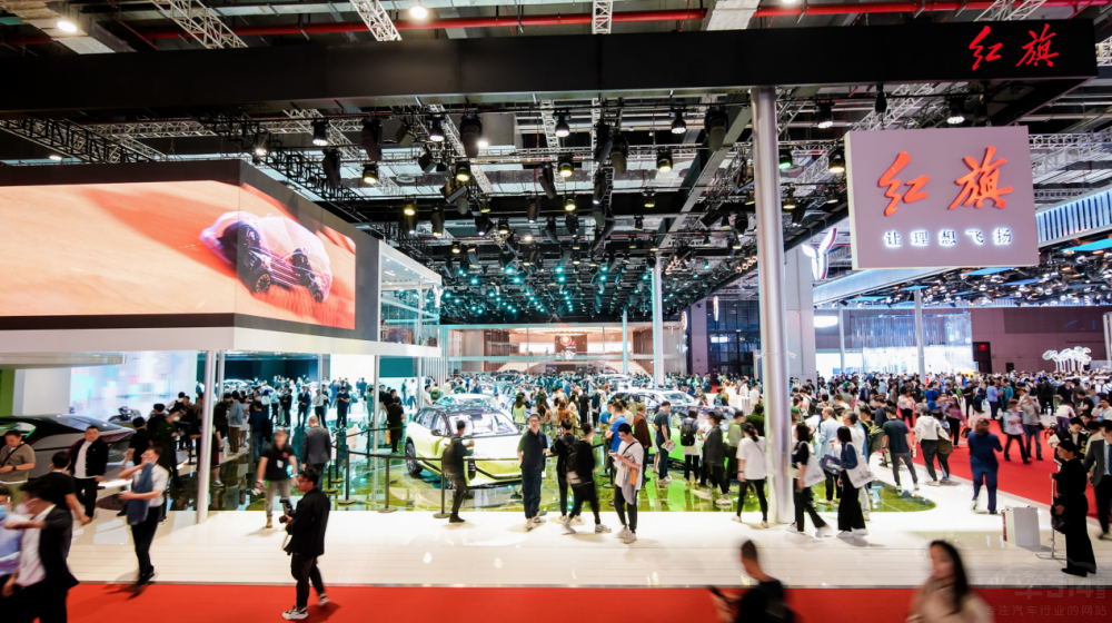 挑戰(zhàn)與機(jī)遇并存 中國汽車工業(yè)進(jìn)入新時(shí)代 挑戰(zhàn)與機(jī)遇并存 中國汽車工業(yè)進(jìn)入新時(shí)代