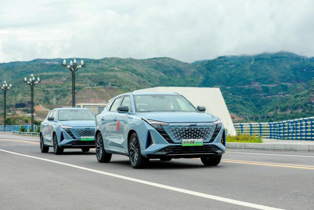 歐尚Z6 智電iDD滿電”進(jìn)淄趕烤”全程高能 歐尚Z6 智電iDD滿電”進(jìn)淄趕烤”全程高能