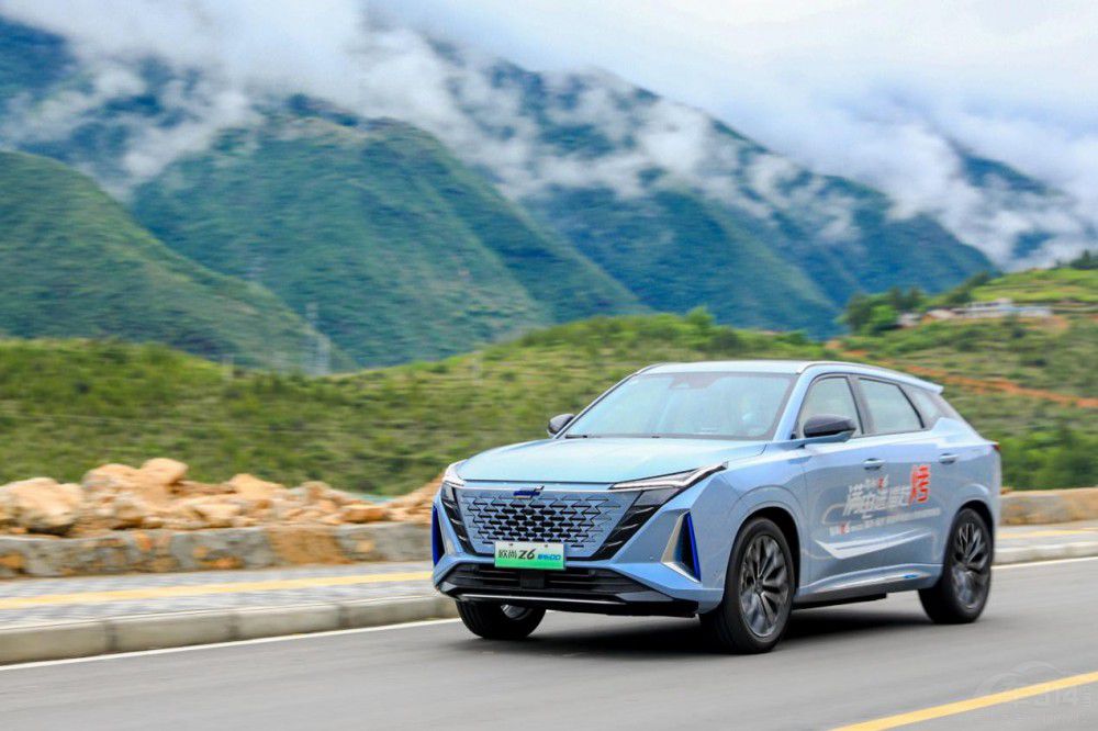 歐尚Z6 智電iDD滿電”進(jìn)淄趕烤”全程高能 歐尚Z6 智電iDD滿電”進(jìn)淄趕烤”全程高能