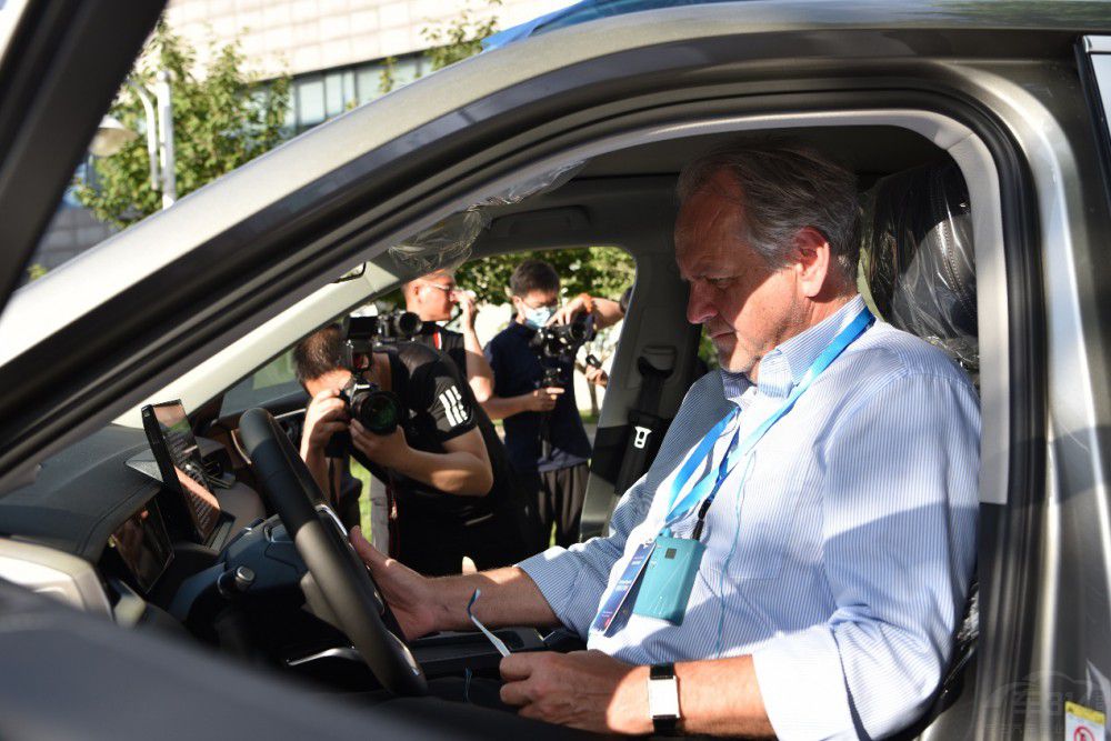 長(zhǎng)城智能新能源獲20多國(guó)駐華使節(jié)集體點(diǎn)贊 長(zhǎng)城智能新能源獲20多國(guó)駐華使節(jié)集體點(diǎn)贊