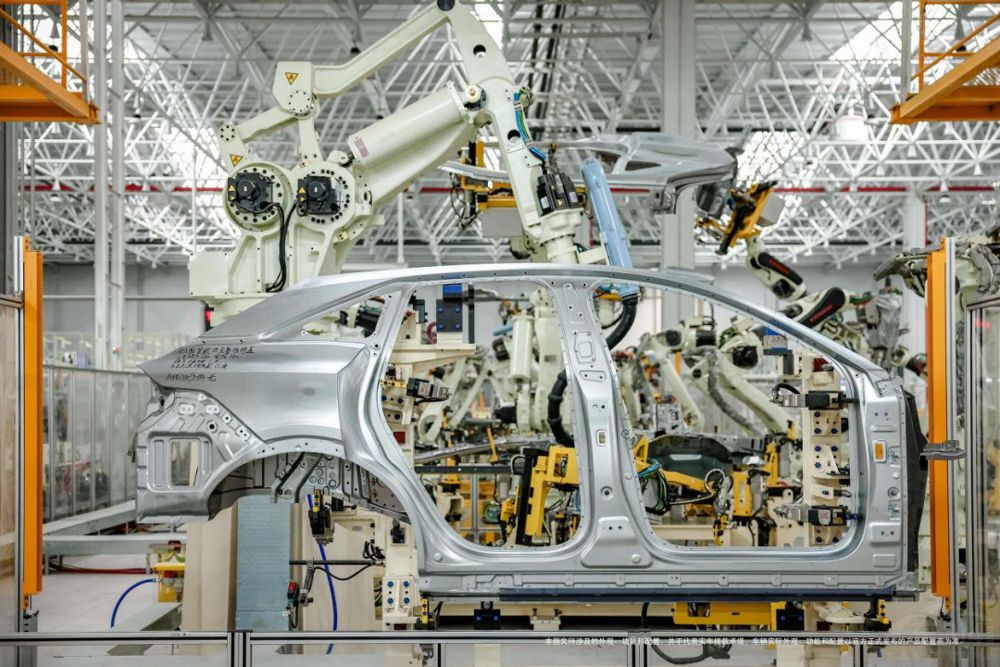 深藍速度:深藍S7量產(chǎn)車大規(guī)模下線發(fā)運 深藍速度:深藍S7量產(chǎn)車大規(guī)模下線發(fā)運