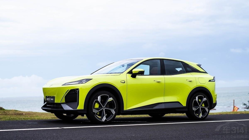 超級(jí)增程賦能深藍(lán)S7 盡享純電駕駛樂趣 超級(jí)增程賦能深藍(lán)S7 盡享純電駕駛樂趣