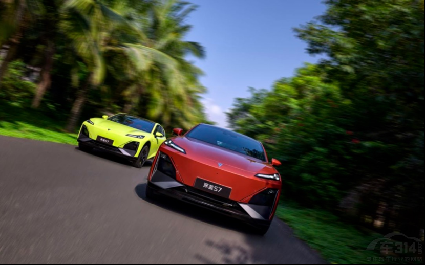 超級(jí)增程賦能深藍(lán)S7 盡享純電駕駛樂趣 超級(jí)增程賦能深藍(lán)S7 盡享純電駕駛樂趣